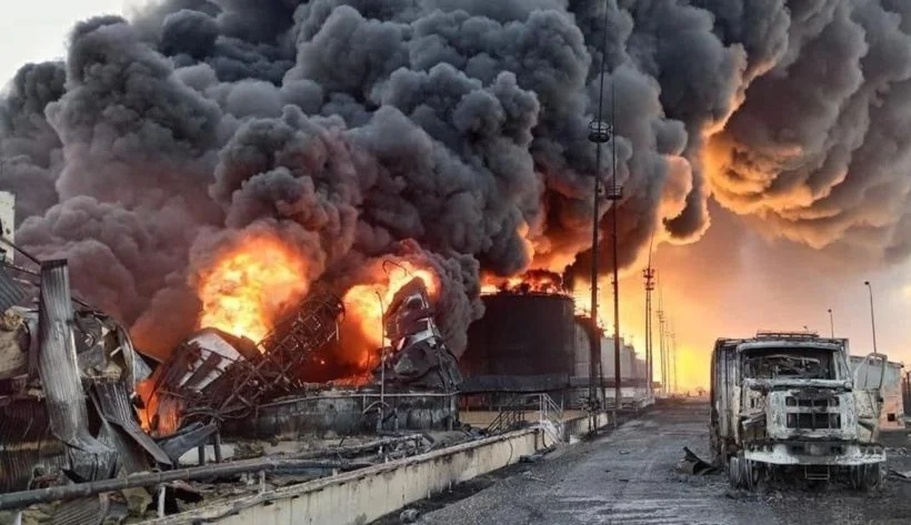 Пожежа на нафтобазі ЛУКОЙЛ після атаки дронів у Ставропольському краї