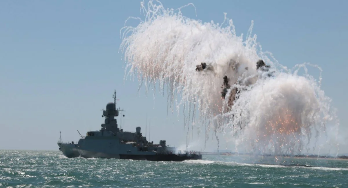Російський корабель уражений дроном в Азовському морі