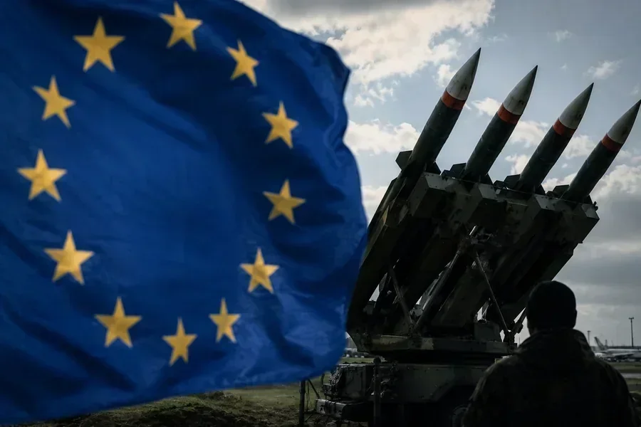 Прапор ЄС і ракетна система Patriot для України