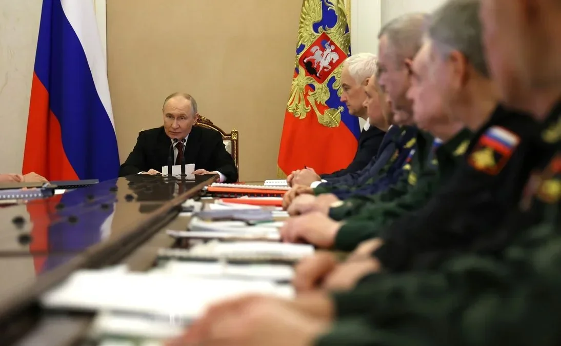 Володимир Путін на нараді з військовими радниками в Кремлі