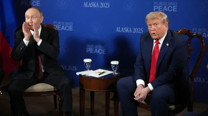 Трамп і Путін під час переговорів про припинення війни в Україні